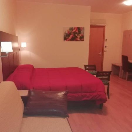 Hotel Miami 시비텔라델토론토 외부 사진